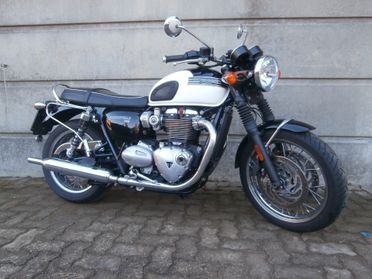 Triumph Bonneville T120 del 2016, Passaggio , tagliando e garanzia inclusi