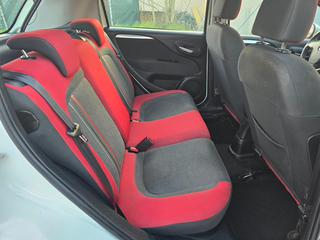 Fiat Punto 1.4 Natural Powver- Con GARANZIA - NEOPATENTATI