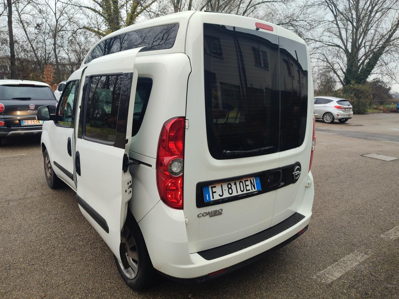OPEL COMBO 1.4BENZINA 2017 EURO6B PEDANA DISABILI ELETTRICA