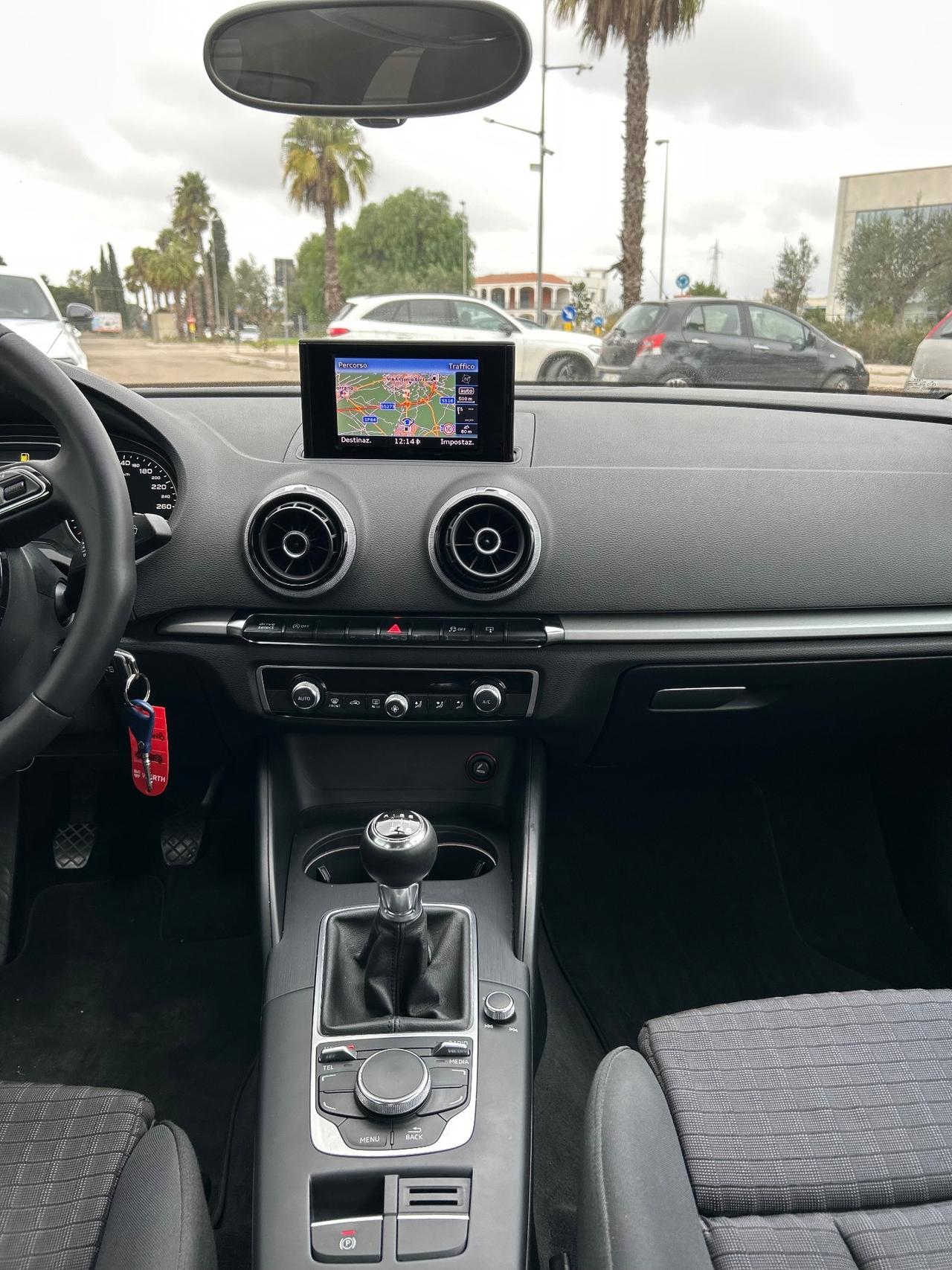 Audi A3 2.0 TDI 150cv sedan S-Line