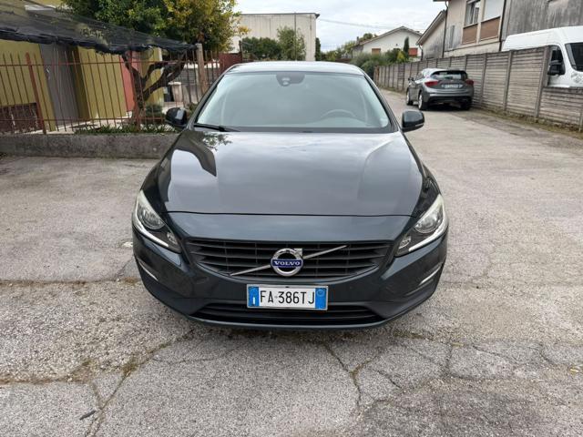 VOLVO V60 D2 Geartronic Momentum