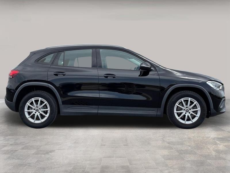 Mercedes GLA 180 180 D Business 8G-DCT