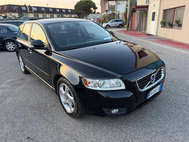 VOLVO V50 D2 R-design senza nessun lavoro da fare
