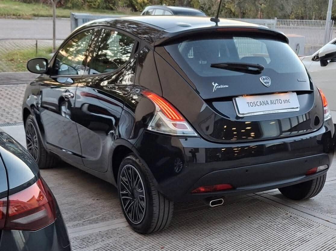 Lancia Ypsilon 1.0 hybrid gold plus full optional