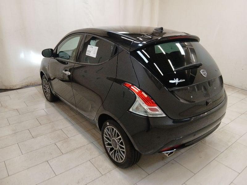 Lancia Ypsilon 1.0 firefly hybrid Gold Plus s&s 70cv 5p.ti