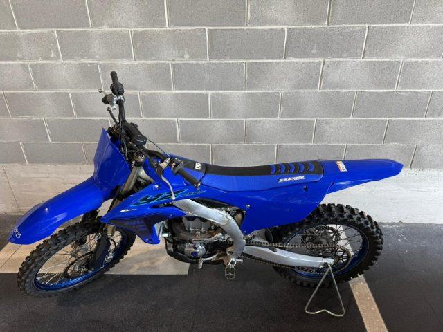 YAMAHA YZ 250 F blu (57 ore di utilizzo)
