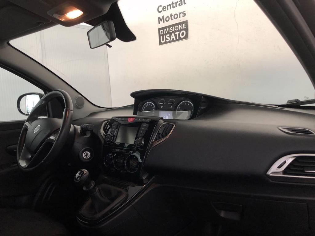 Lancia Ypsilon 5 Porte 1.2 Ecochic Silver