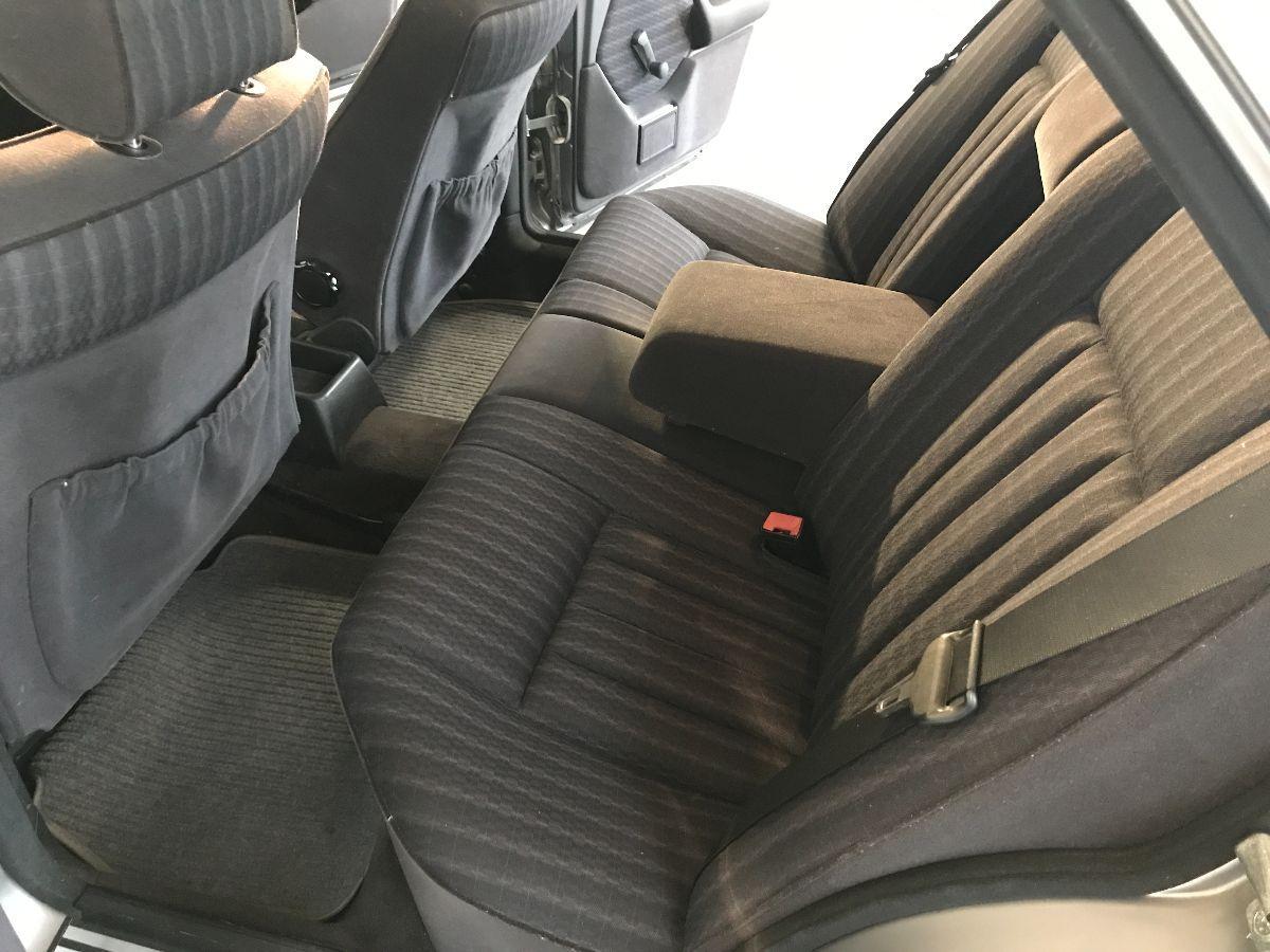 MERCEDES 200 E