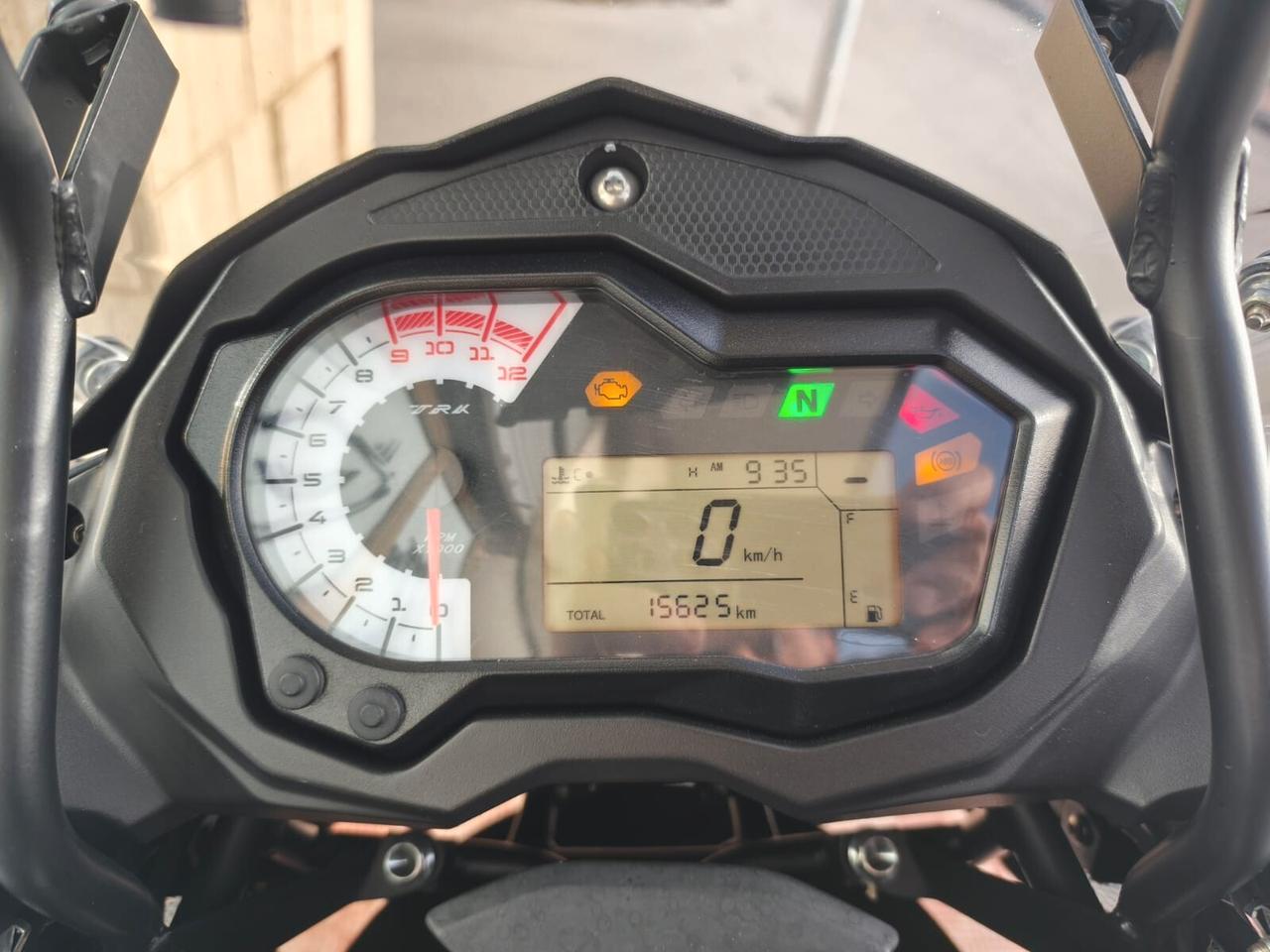 Benelli TRK 502 stradale 35kw tris valigie