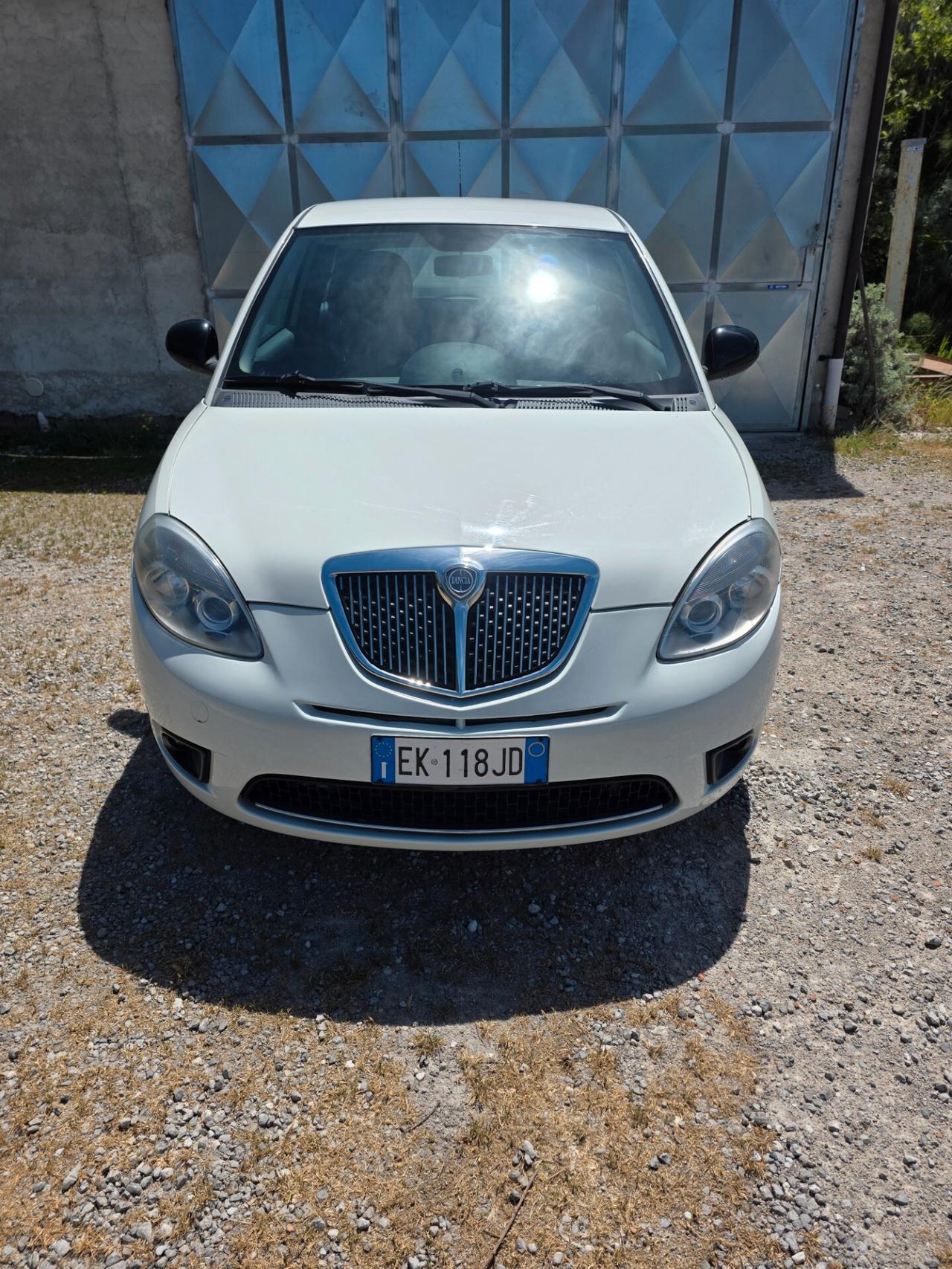 Lancia Ypsilon 1.2 69 CV Unyca