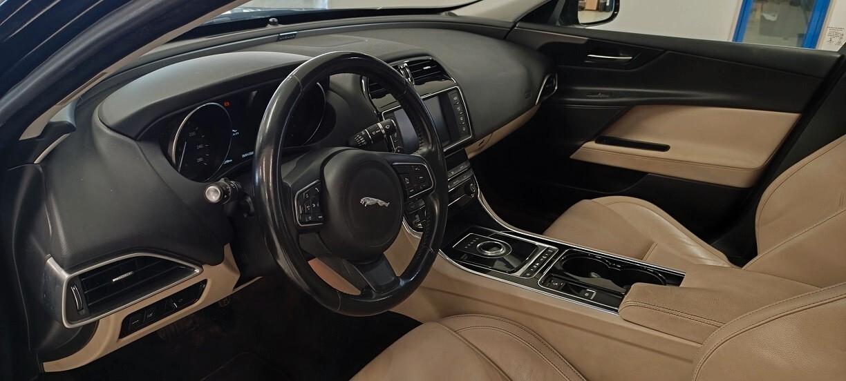 Jaguar XE 2.0 D Turbo 180 CV AWD aut. Prestige