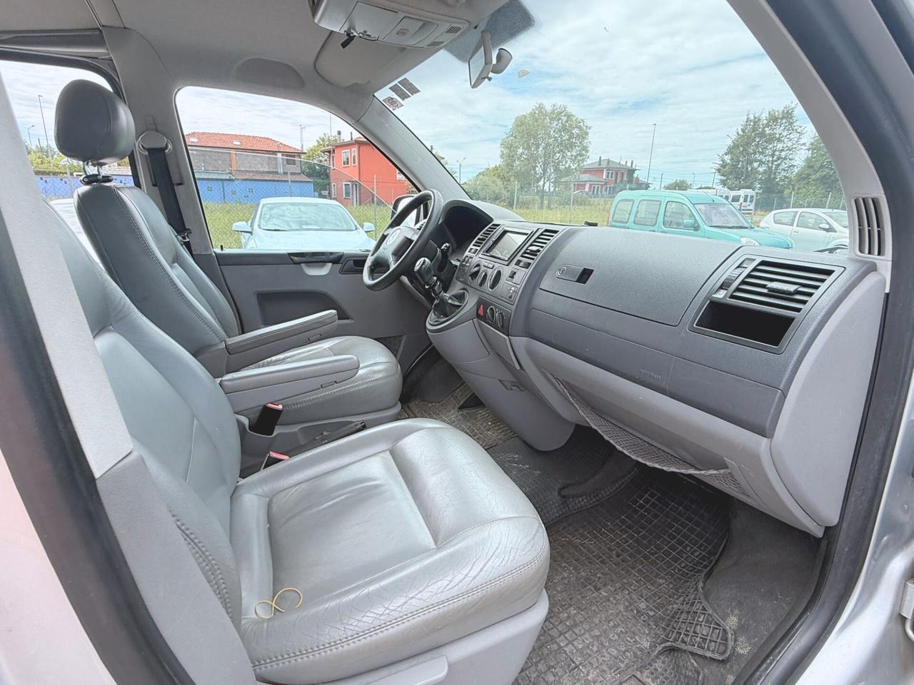 Volkswagen Transporter 2.5 TDI/174CV PC-TM Kombi
