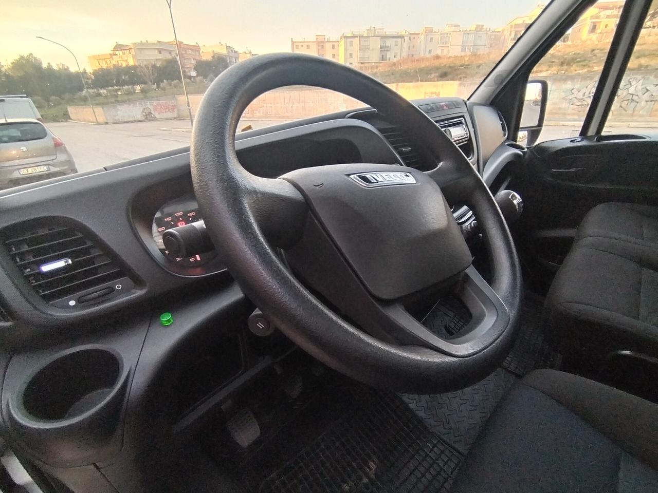 Iveco Daily 35 c15 150 CV 3.0 6 marce