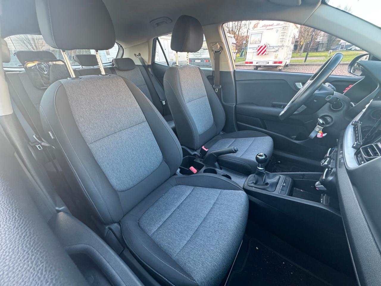 Kia Stonic 1.2 dpi Urban 84cv UNICO PROPRIETARIO