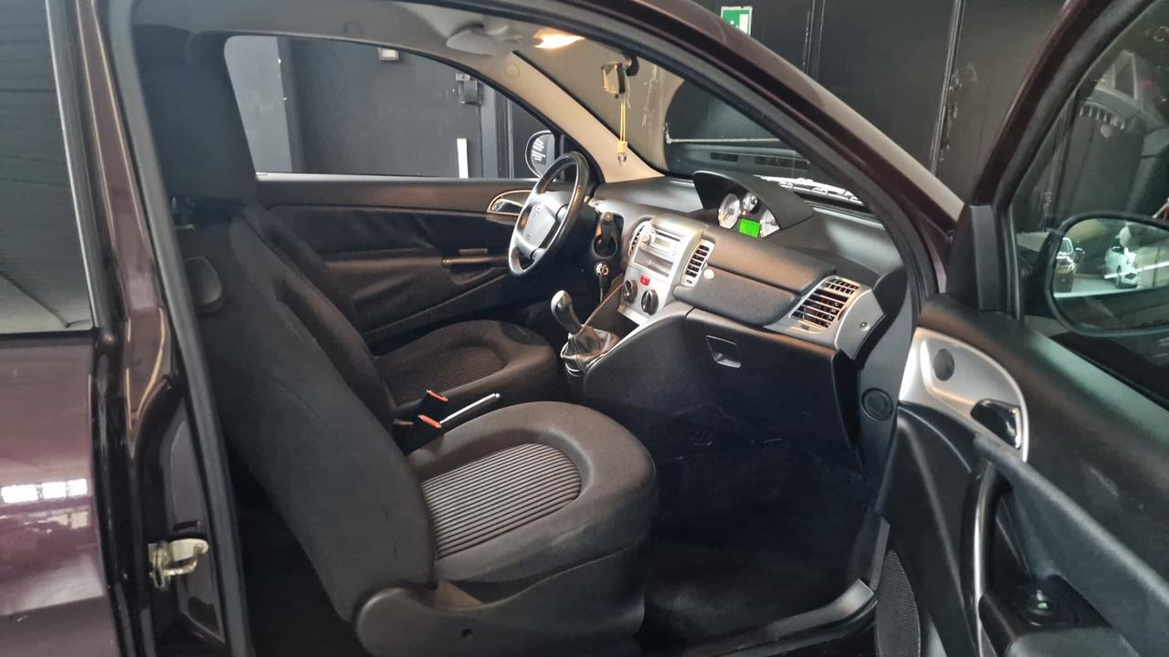 Lancia Ypsilon 1.3 MJT 75 CV Elle