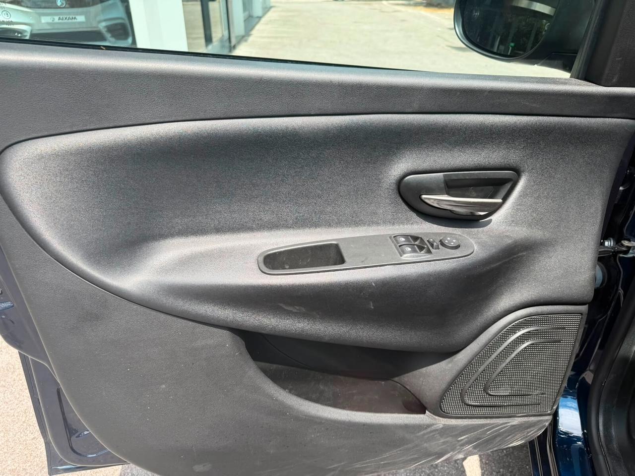Lancia Ypsilon 1.0 FireFly 5 porte S&S Hybrid Ecochic Gold