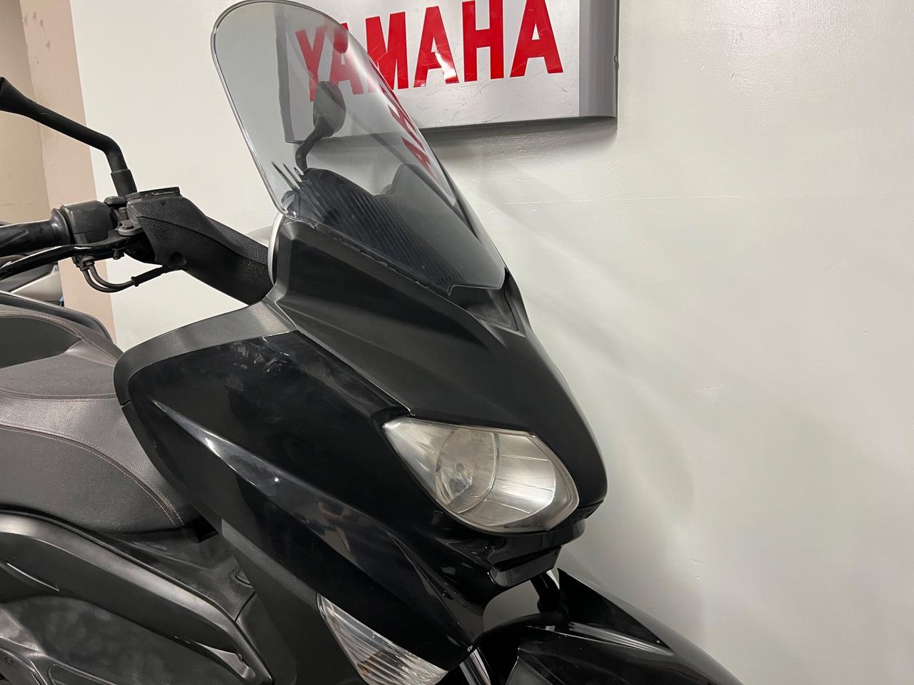 Yamaha X-Max 250