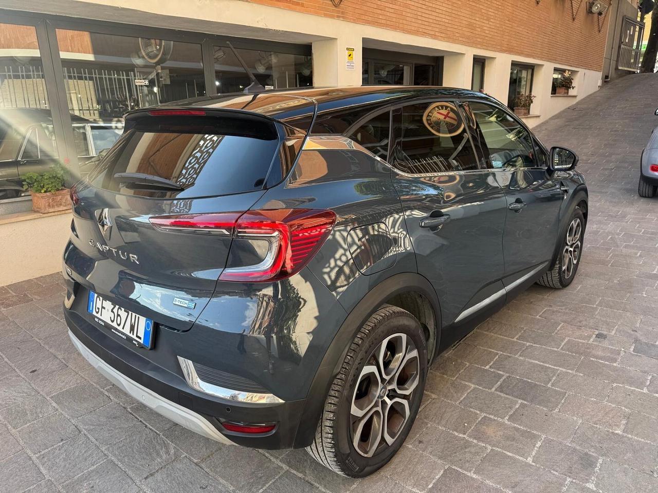 RENAULT Captur Plug-in Hybrid E-Tech 160CV Intens