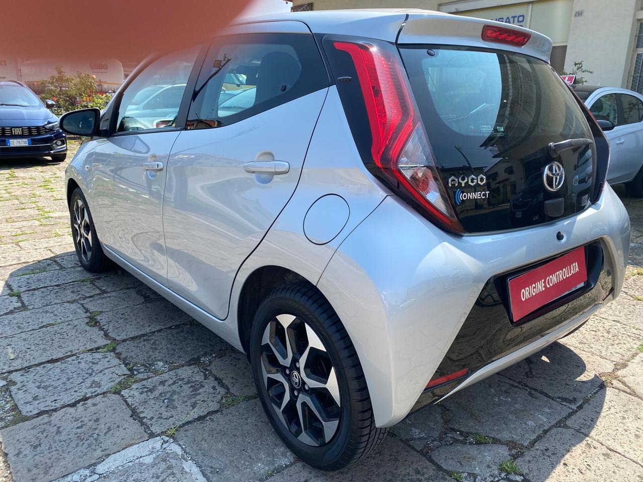 Toyota Aygo Connect 1.0 VVT-i 72 CV 5 porte x-clusiv