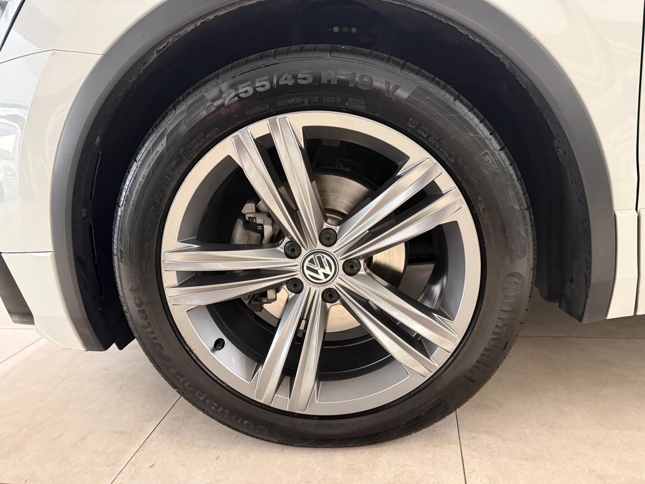 Volkswagen Tiguan 1.6 TDI R-Line