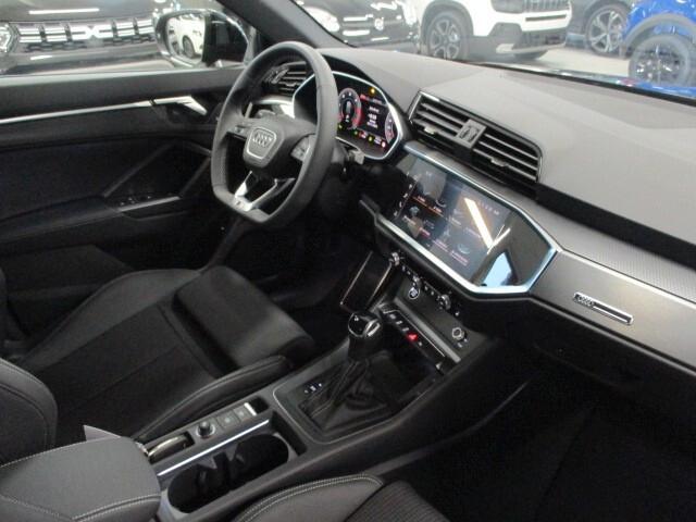 Audi Q3 35 TDI S tronic Blackline