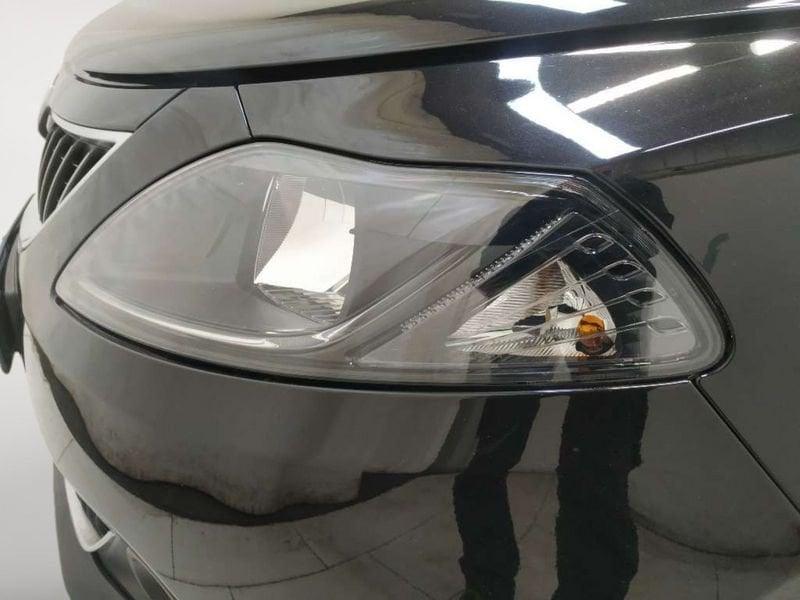 Lancia Ypsilon 1.0 firefly hybrid Silver s&s 70cv