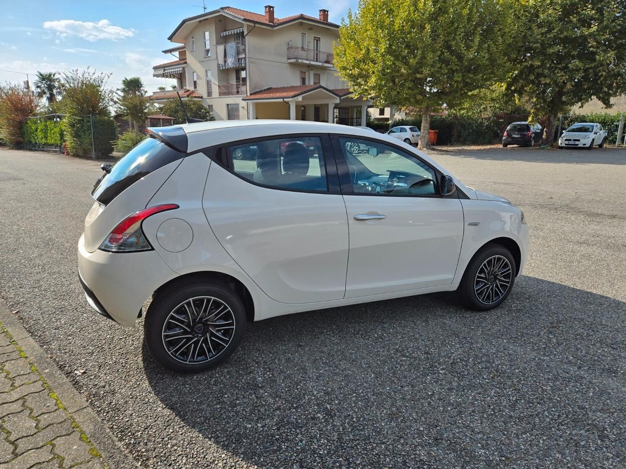 Lancia Ypsilon 1.0 FireFly 5 porte S&S Hybrid