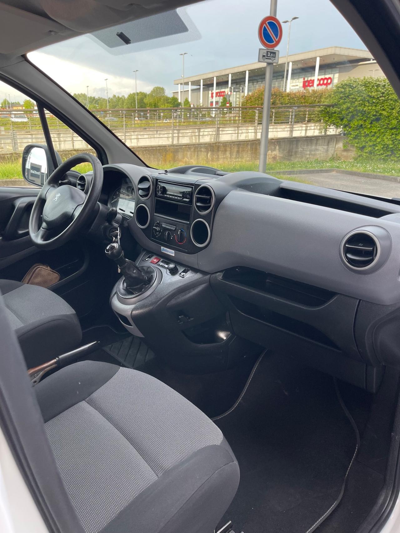Peugeot Partner Tepee BlueHDi 75 Active