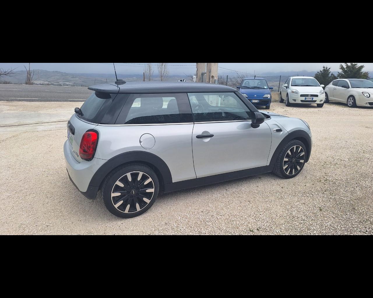 MINI Mini 4ª serie (F56) - Mini 1.5 Cooper D