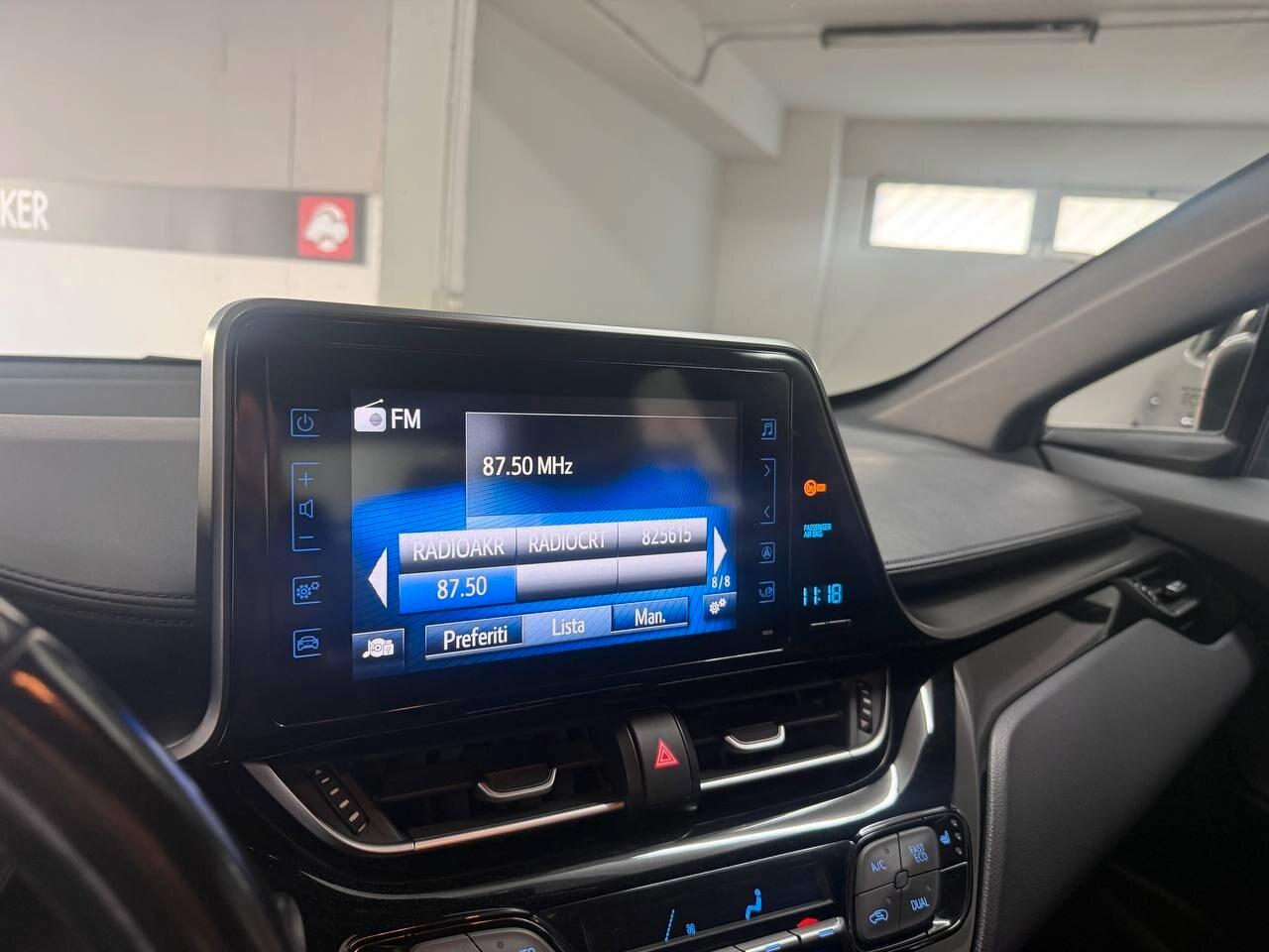 TOYOTA C-HR (2016-2023) C-HR 1.8 Hybrid E-CVT B...