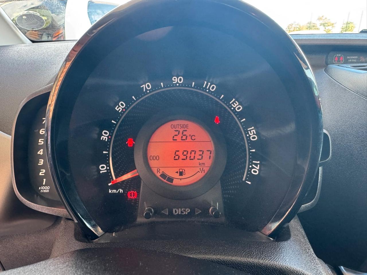 Toyota Aygo Connect 1.0 VVT-i 72 CV 5 porte x-play