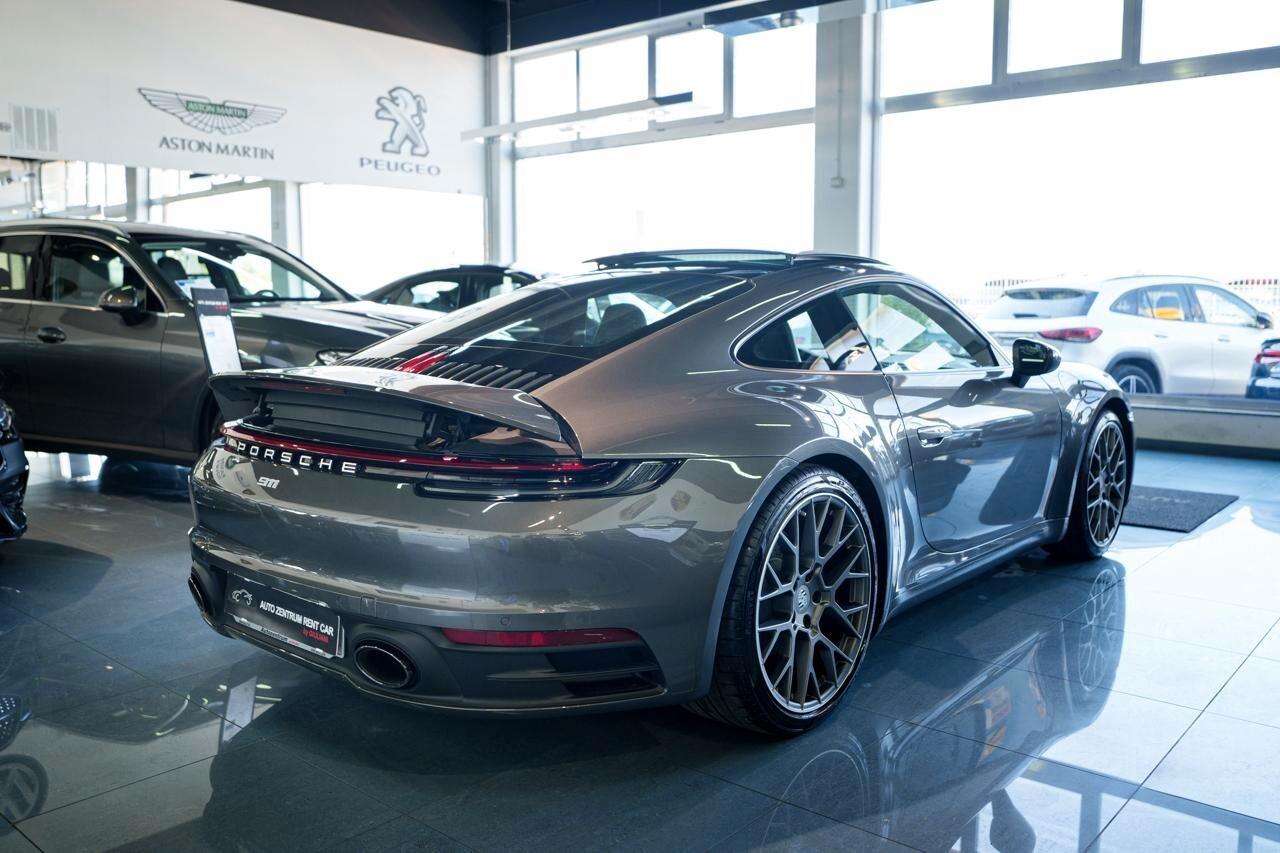 Porsche 911 Carrera