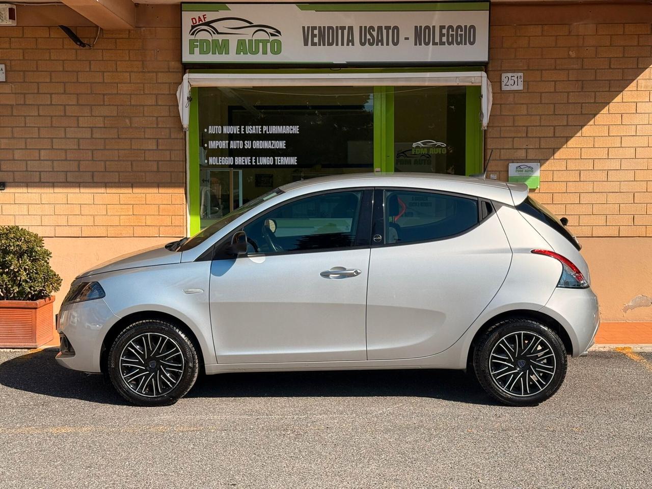 Lancia Ypsilon 1.0 FireFly 5 porte S&S Hybrid Ecochic Gold