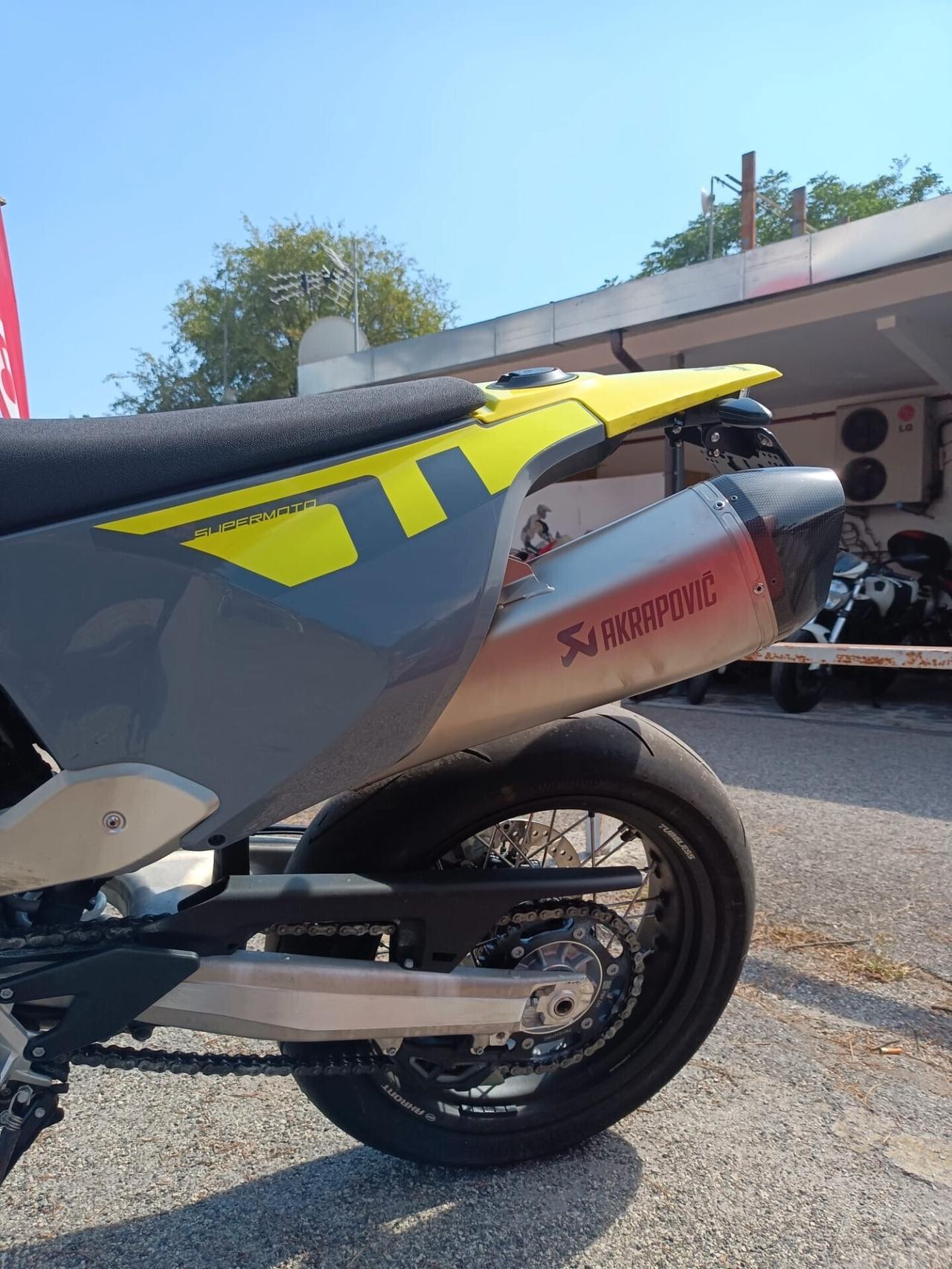 Husqvarna 701 Supermoto