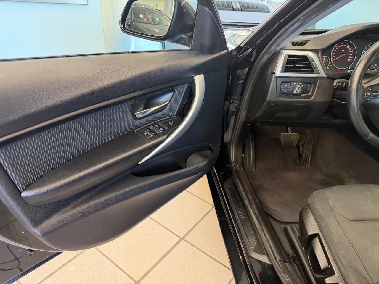 BMW SERIE 3 (F30-31) ('12'-'19') 316D TOURING BUSINESS ADVANTAGE AUT. (85 KW) Valore di listino: € 41250