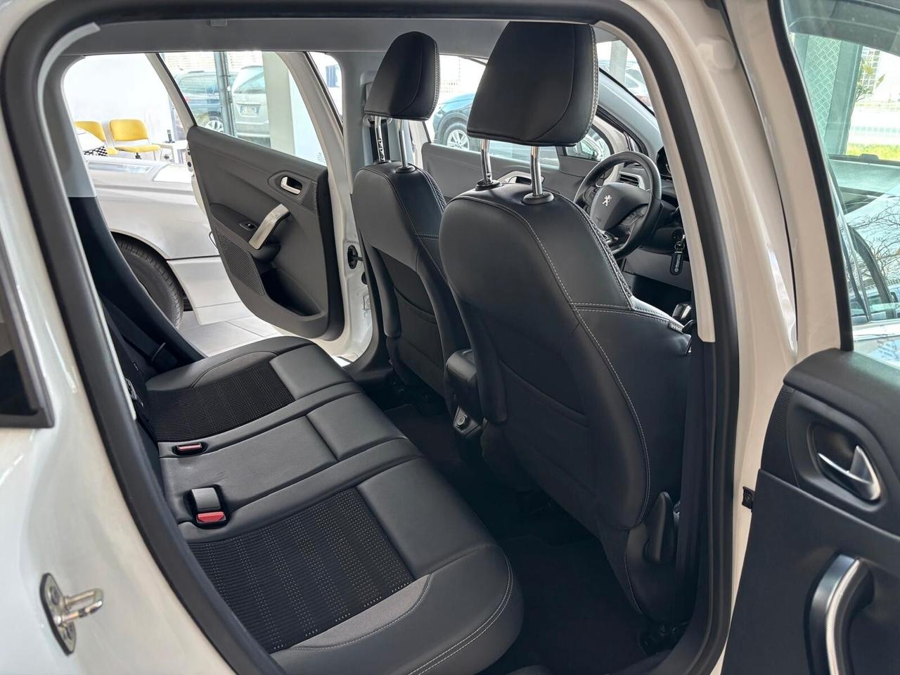 Peugeot 2008 1.6 e-HDi 115 CV Stop&Start Allure