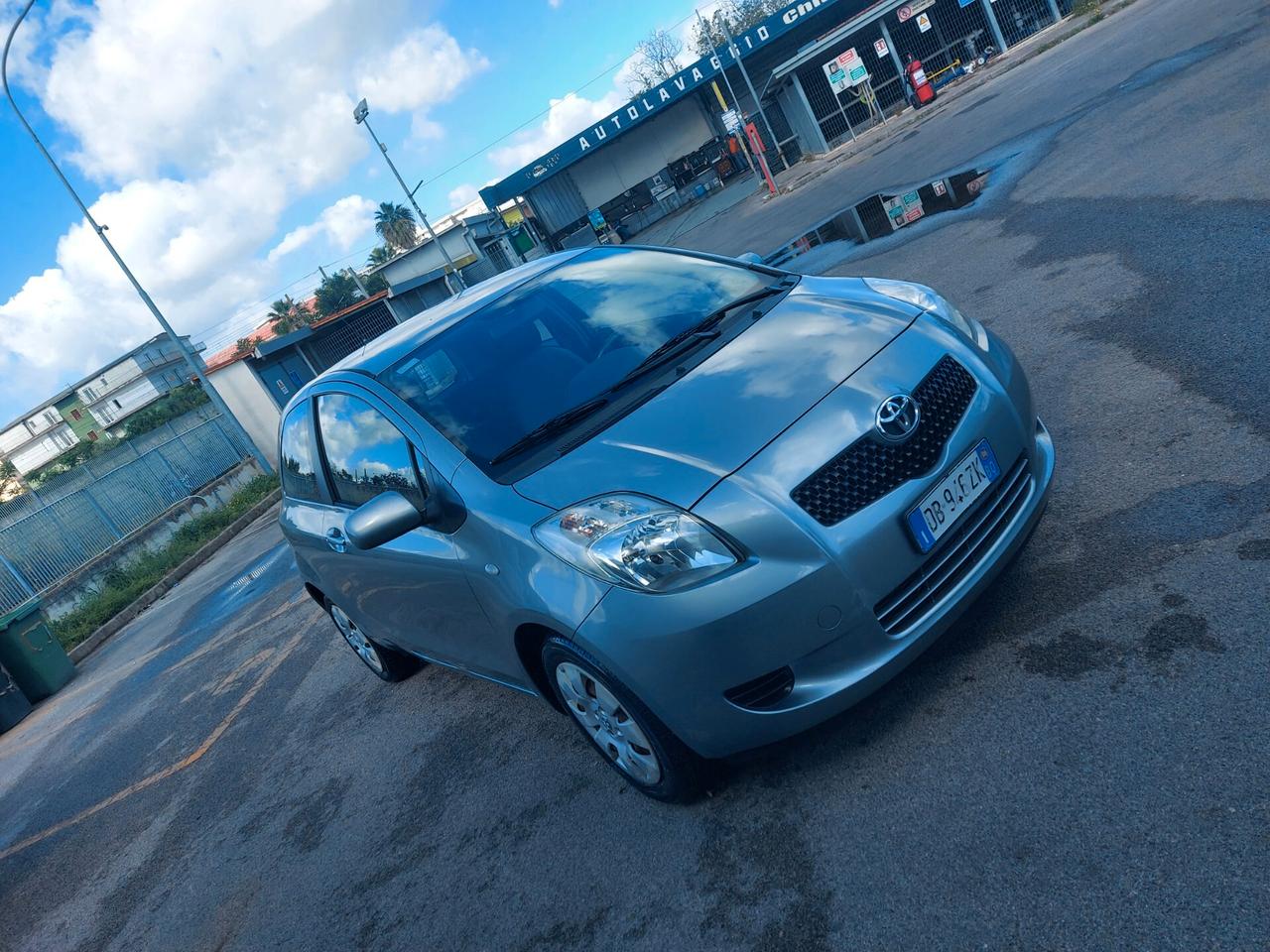 Toyota Yaris 1.0 3 porte Sol clima ecc.