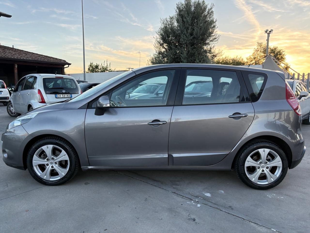 Renault Scenic xmod 1.5 dci 2011