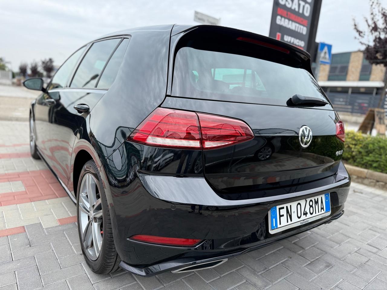 Volkswagen Golf 1.4 TSI 125 CV 5p. Sport R-LINE NEOPATENTATI