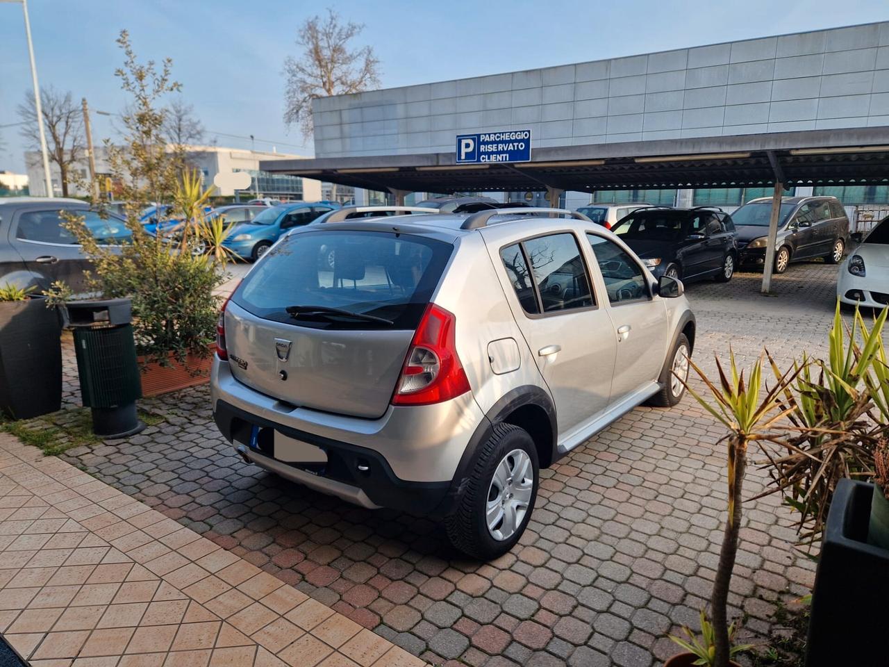 Dacia Sandero 1.2 16V Lauréate OK NEO PATENTATI