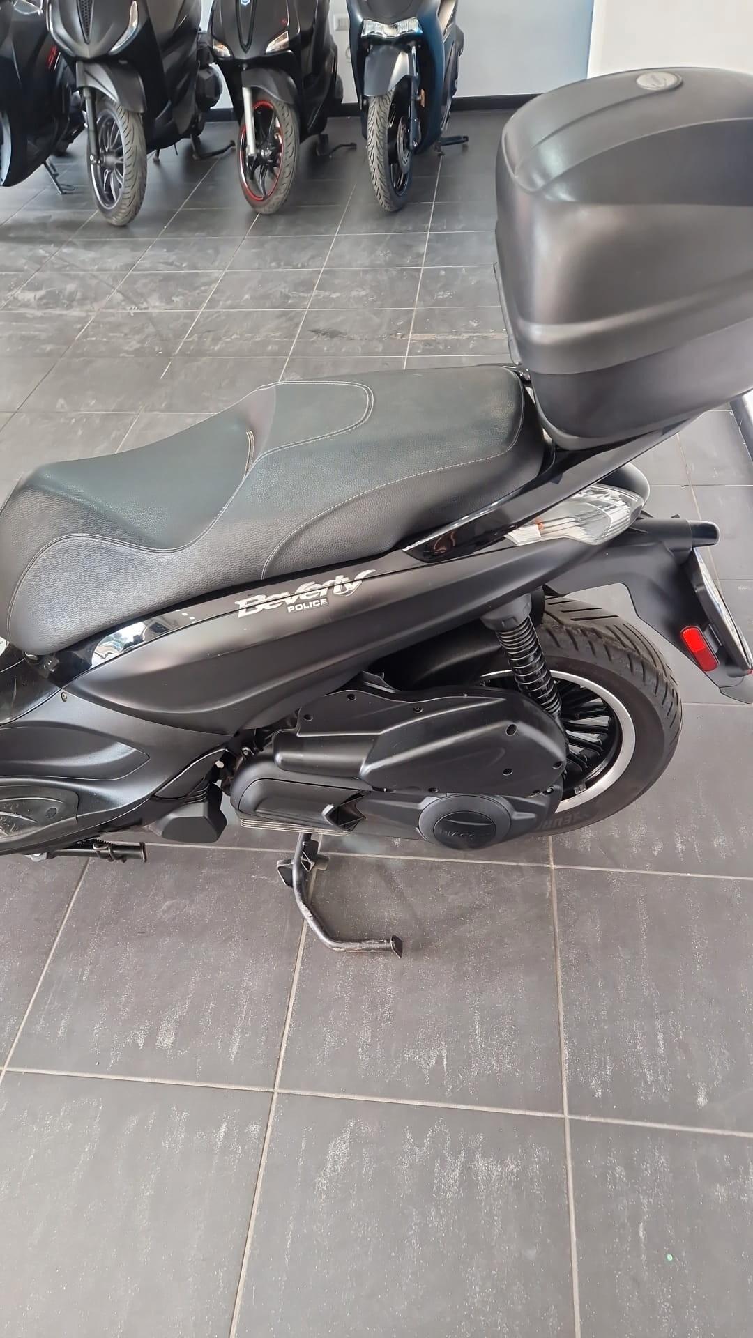 Piaggio Beverly 300 police
