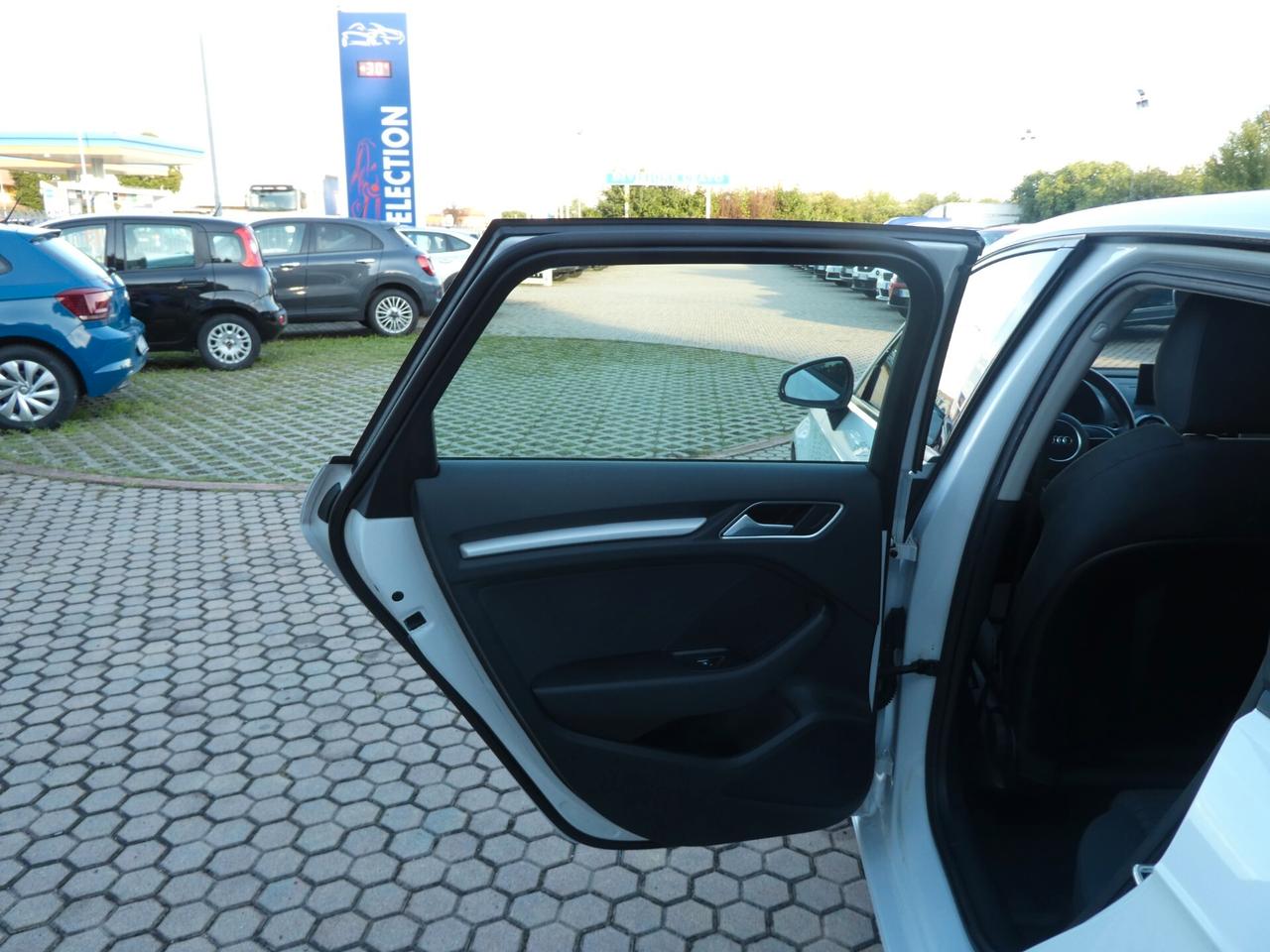 Audi A3 1.6 TDI clean diesel S tronic Ambition OK NEOPATENTATI