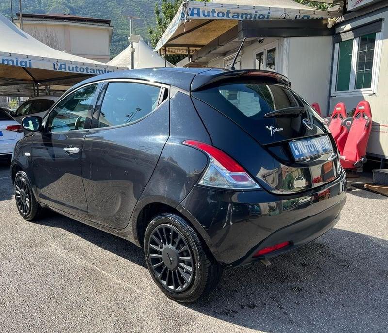 Lancia Ypsilon 1.0 FireFly 5 porte S&S Hybrid Alberta Ferretti