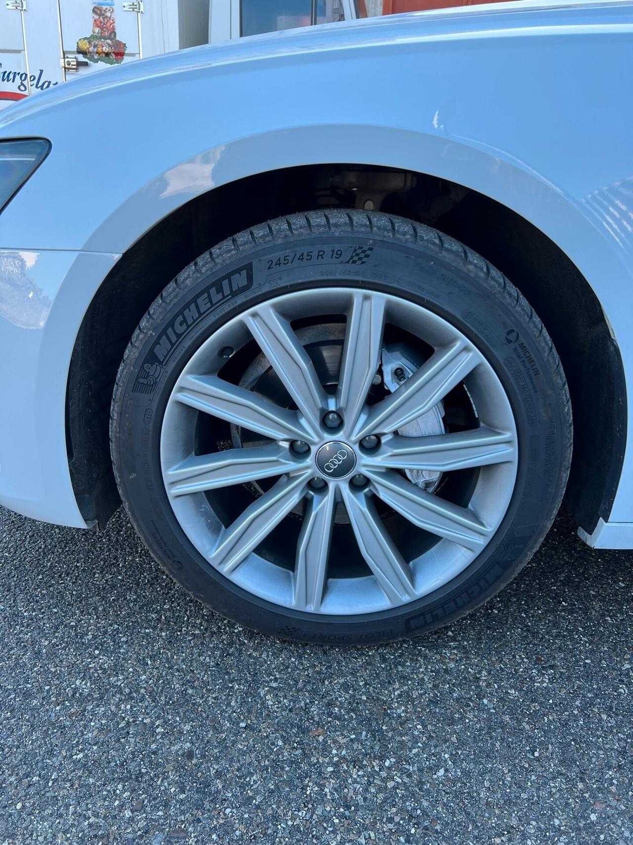 Audi A6 Avant 40 2.0 TDI S tronic Business Sport