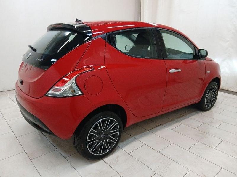 Lancia Ypsilon 1.0 firefly hybrid Gold s&s 70cv