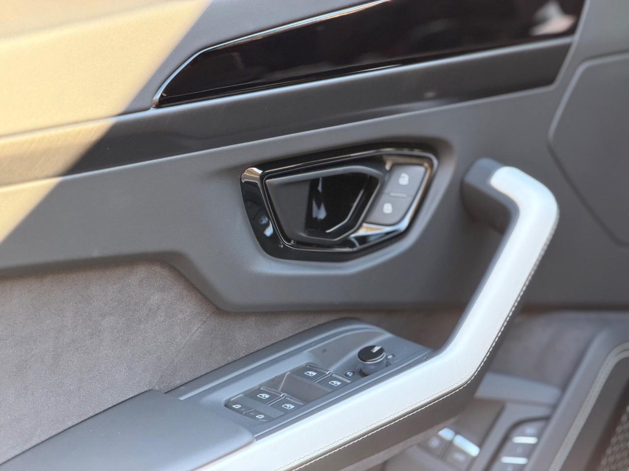 Lamborghini Urus 4.0 SE V8 HYBRID 800 CV TETTO B&O 23'
