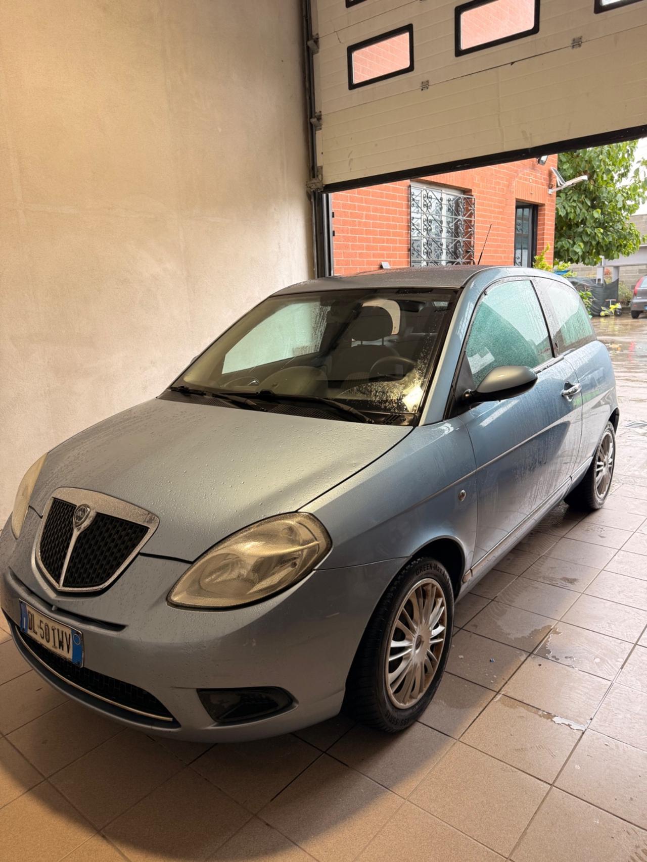 Lancia Ypsilon 1.4 Argento