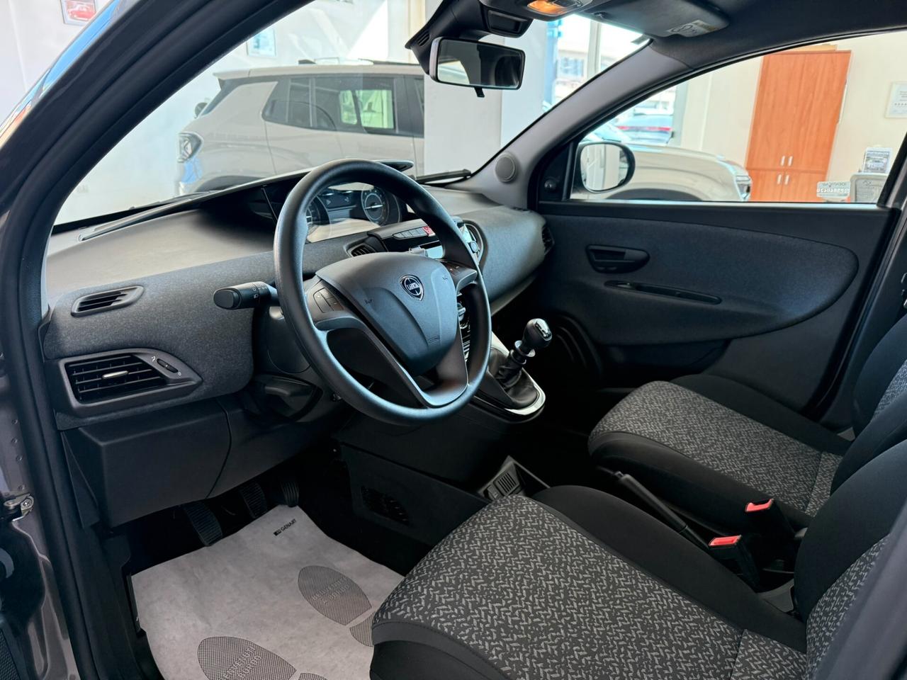 Lancia Ypsilon 1.0 FireFly 5 porte S&S Hybrid Gold