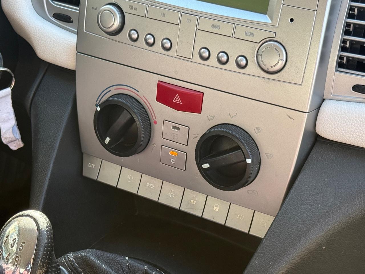 Lancia Ypsilon 1.2 69 CV Platino