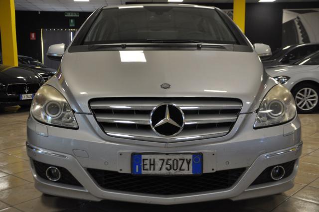 MERCEDES-BENZ B 180 NGT BlueEFFICIENCY *AUTOMATICA/NAVI*